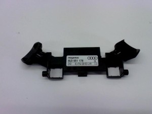 NOWA ORYGINALNA CZĘŚĆ AUDI TRADITION 8L0951178