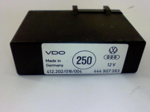 NOWA ORYGINALNA CZĘŚĆ AUDI TRADITION 444907393