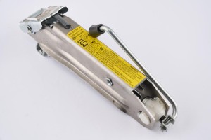 NOWA ORYGINALNA CZĘŚĆ AUDI TRADITION 8L0011031A