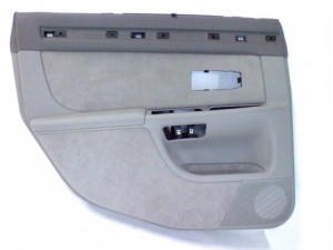 NOWA ORYGINALNA CZĘŚĆ AUDI TRADITION 4D0867303AGKBE