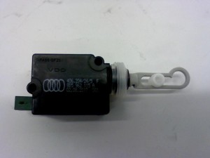 NOWA ORYGINALNA CZĘŚĆ AUDI TRADITION 8D5962115A