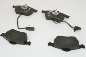 NOWA ORYGINALNA CZĘŚĆ AUDI TRADITION 4B0698151H