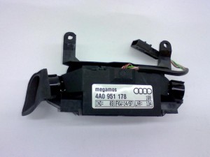 NOWA ORYGINALNA CZĘŚĆ AUDI TRADITION 4A0951178