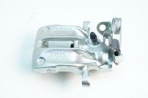 NOWA ORYGINALNA CZĘŚĆ AUDI TRADITION 8D0615423