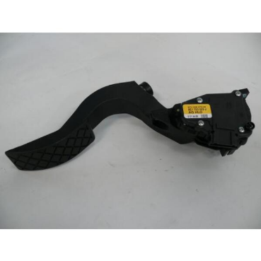 Screenshot_2020-11-23 GASFUSSHEBEL 8E1723523J Audi Tradition - Vorsprung durch Technik.png