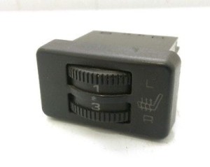 PRZEŁĄCZNIK PODGRZEWANIA FOTELI P/L VW CORRADO T4