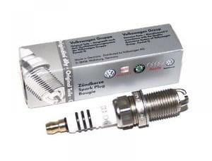 ORYGINALNA ŚWIECA ISKROWA VW T3 DJ 2.1