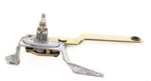 OŚ WYCIERACZKI TYLNEJ Z POPYCHACZEM VW GOLF MK1 I