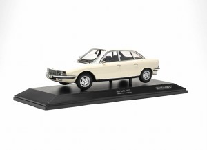 MODEL NSU Ro 80 white SKALA 1:18 BIAŁY 