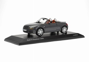 MODEL Audi TT Roadster Nimbus grey 1:18 MINICHAMPS