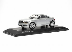 MODEL Audi TT Coupe Ice silver  1:18 MINICHAMPS