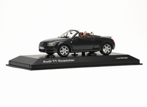 MODEL Audi TT Roadster, Nimbus grey, 1:43 MINICHAMPS